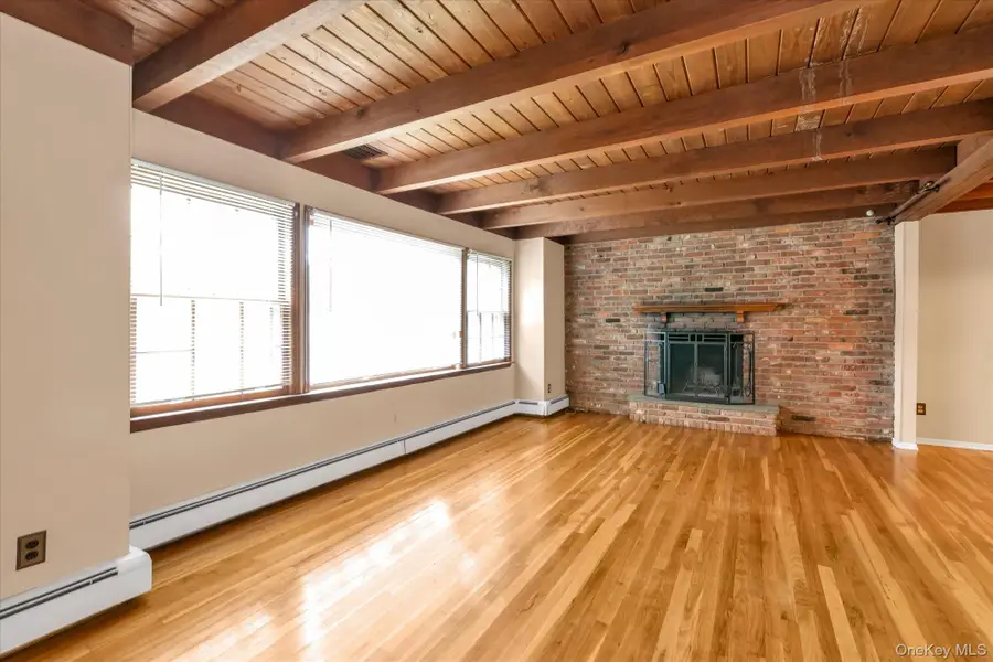 21 Beech Place, Huntington, NY 11743 - #2