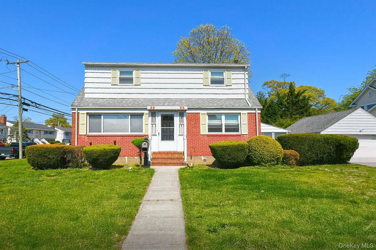 36 Millwood Lane, Merrick, NY 11566 - #1