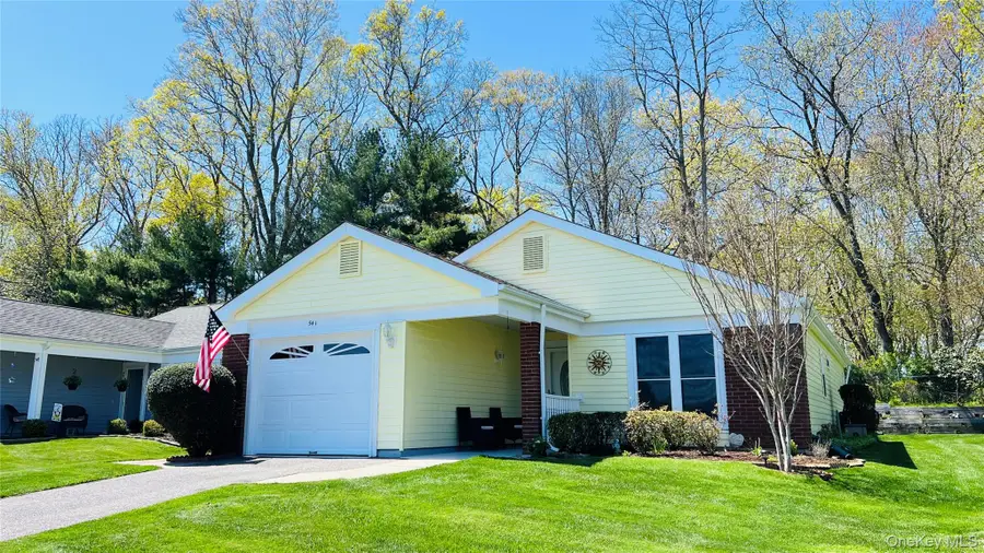 541 Stratford Lane, Ridge, NY 11961 - #2
