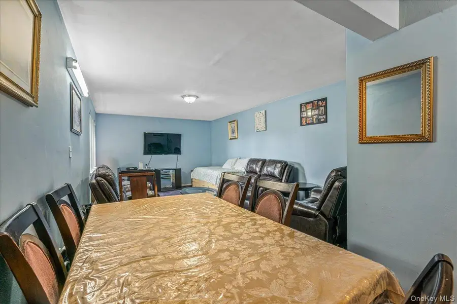 144-55 Melbourne Ave #2E, Flushing, NY 11367 - #3