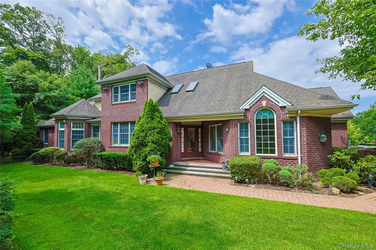 14 Belvedere Court, North Hills, NY 11030 - #1