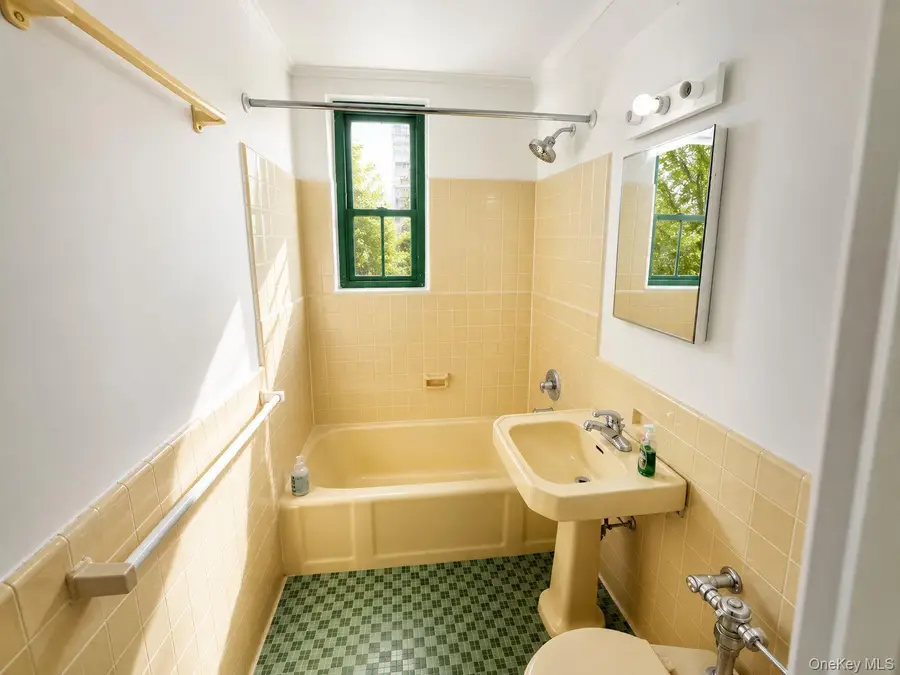 1558 Unionport Road #2D, Bronx, NY 10462 - #2