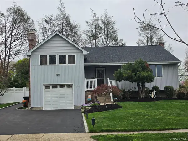 37 Jonquill Lane, Kings Park, NY 11754