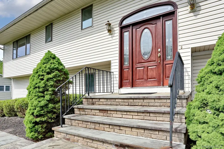 8 Medford Place, Nanuet, NY 10954 - #3