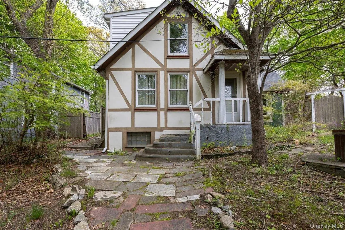 7 Amagansett Drive, Sound Beach, NY 11789 - #1