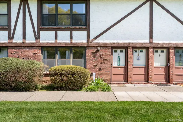 28 Bailey Court #28, Middle Island, NY 11953