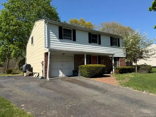 5 Broadhurst Street, Coram, NY 11776 - #2