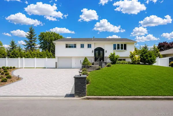 3 Katonah Place, Dix Hills, NY 11746