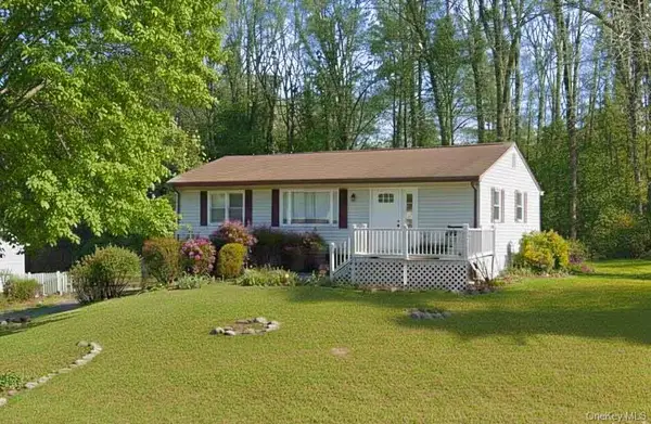 9 Merriewold Lane S, Monroe, NY 10950
