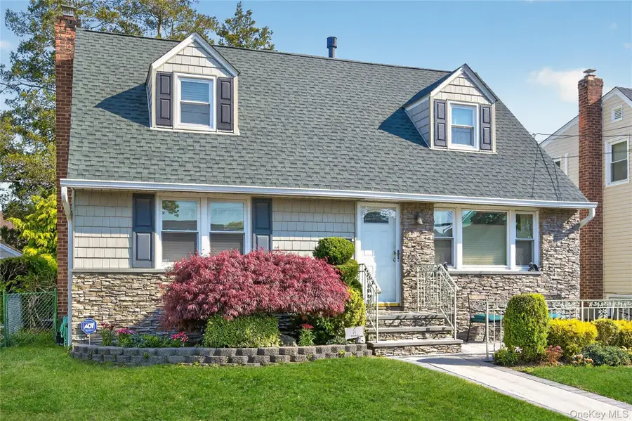 31 Broadway, New Hyde Park, NY 11040 - #3