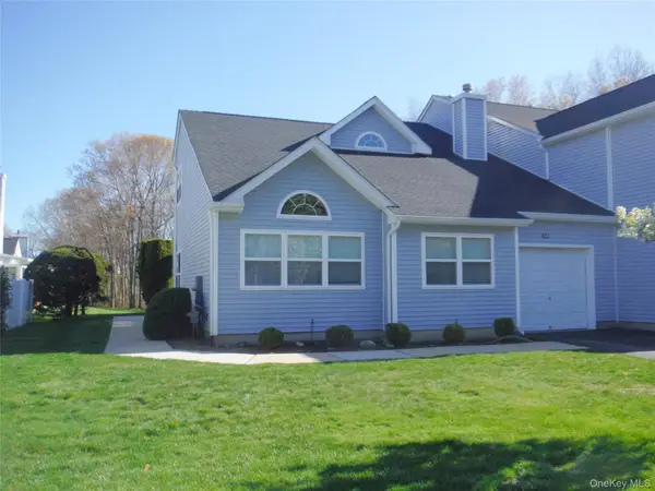 168 Hampton Vista Drive, Manorville, NY 11949