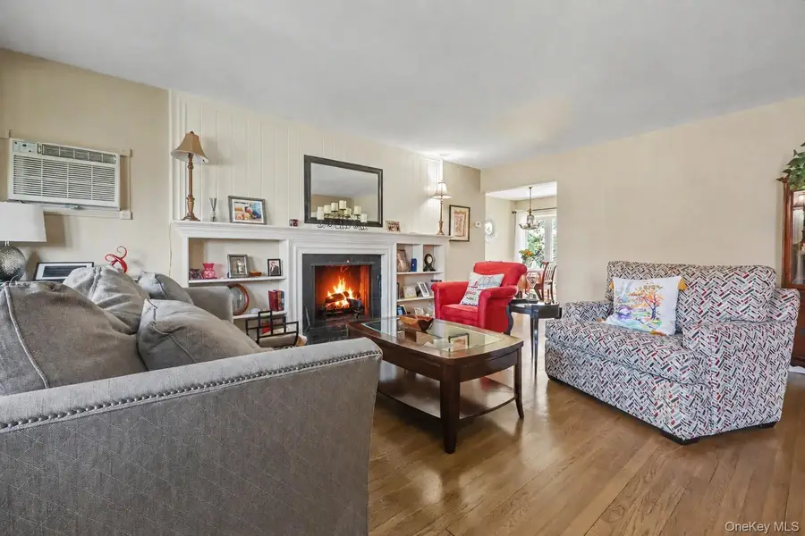 50 Little Whaleneck Road, Merrick, NY 11566 - #2