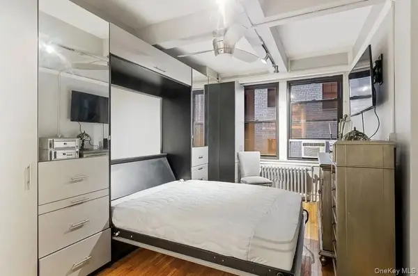 457 W 57th Street #308, New York (Manhattan), NY 10019