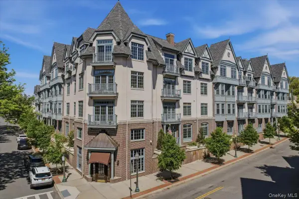 55 1st Street #313, Pelham, NY 10803