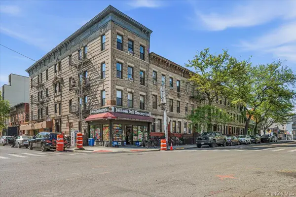 35 Kingsland Avenue #3R, Brooklyn, NY 11211