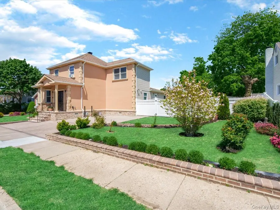 29 Colonial Avenue, Freeport, NY 11520 - #3