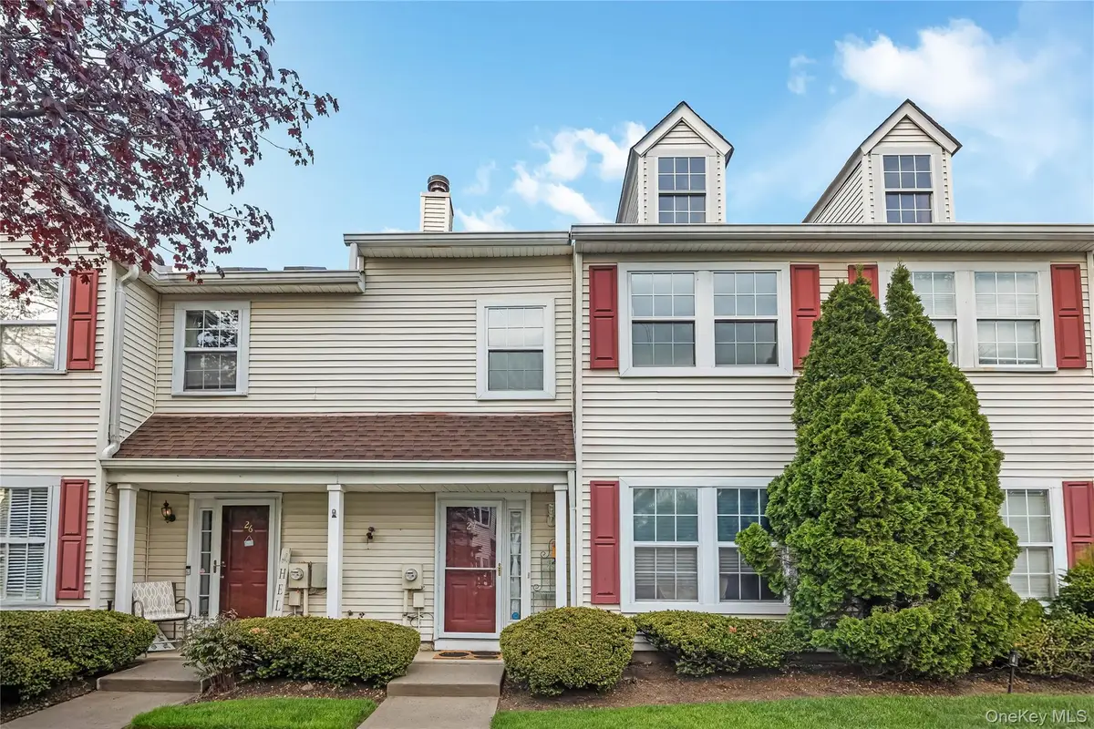 27 Stratford Green, Farmingdale, NY 11735 - #1