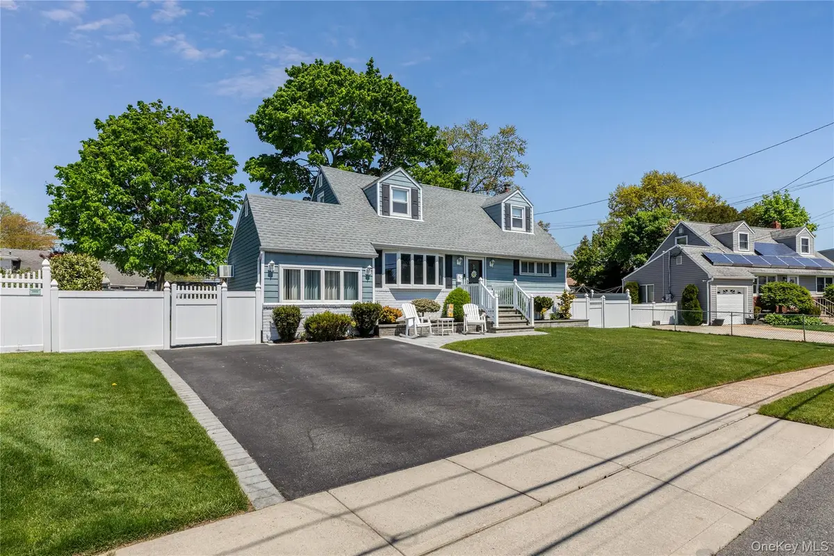 317 Oconnor Road, North Babylon, NY 11703 - #1