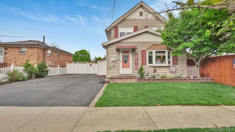 93 Grant Avenue, Farmingdale, NY 11735 - #2