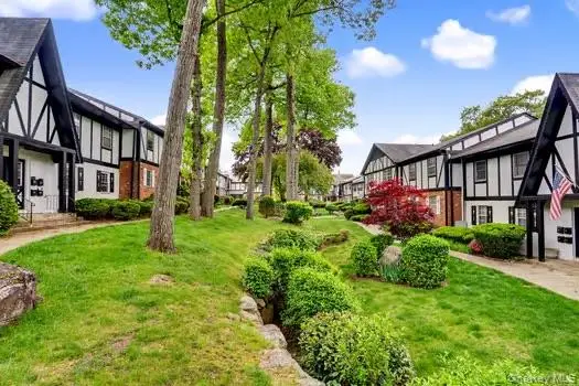 129 Parkside Drive, Suffern, NY 10901
