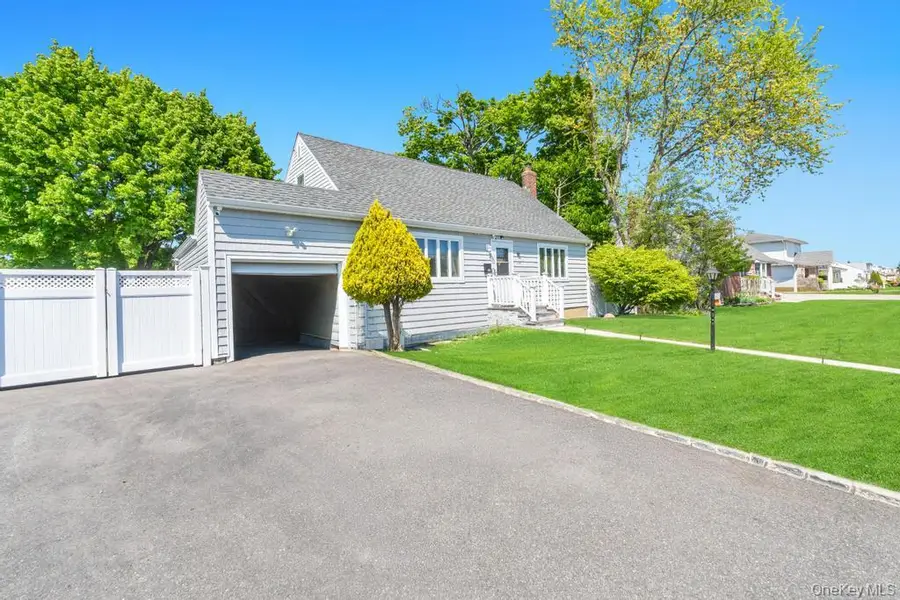 259 N Rutherford Avenue, Massapequa, NY 11758 - #3