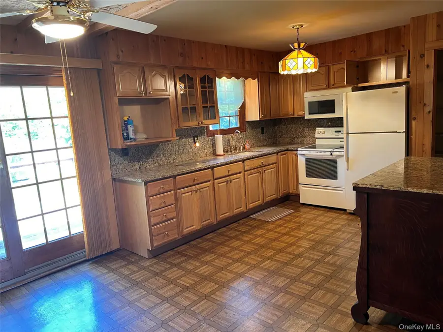 27 W Tiana Road #A, Hampton Bays, NY 11946 - #2