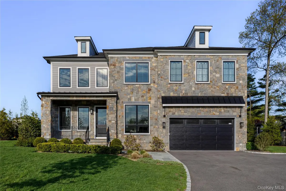 1 Sequoia Circle, Manhasset, NY 11030 - #1