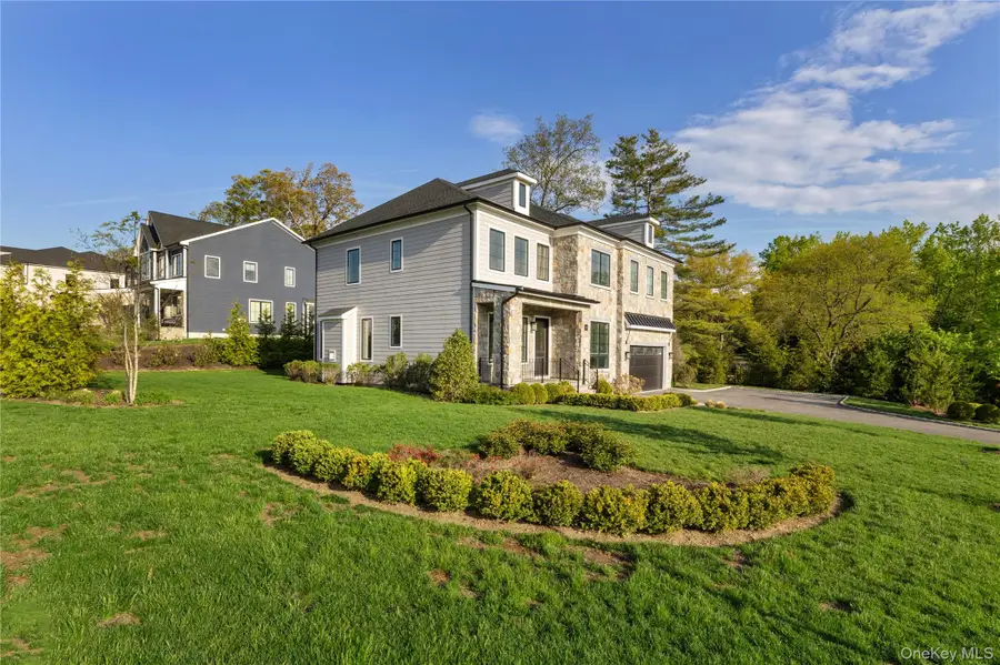 1 Sequoia Circle, Manhasset, NY 11030 - #2