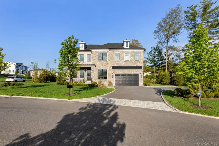 1 Sequoia Circle, Manhasset, NY 11030 - #3