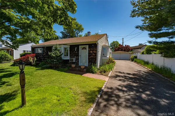 6 Virginia Lane, Bethpage, NY 11714