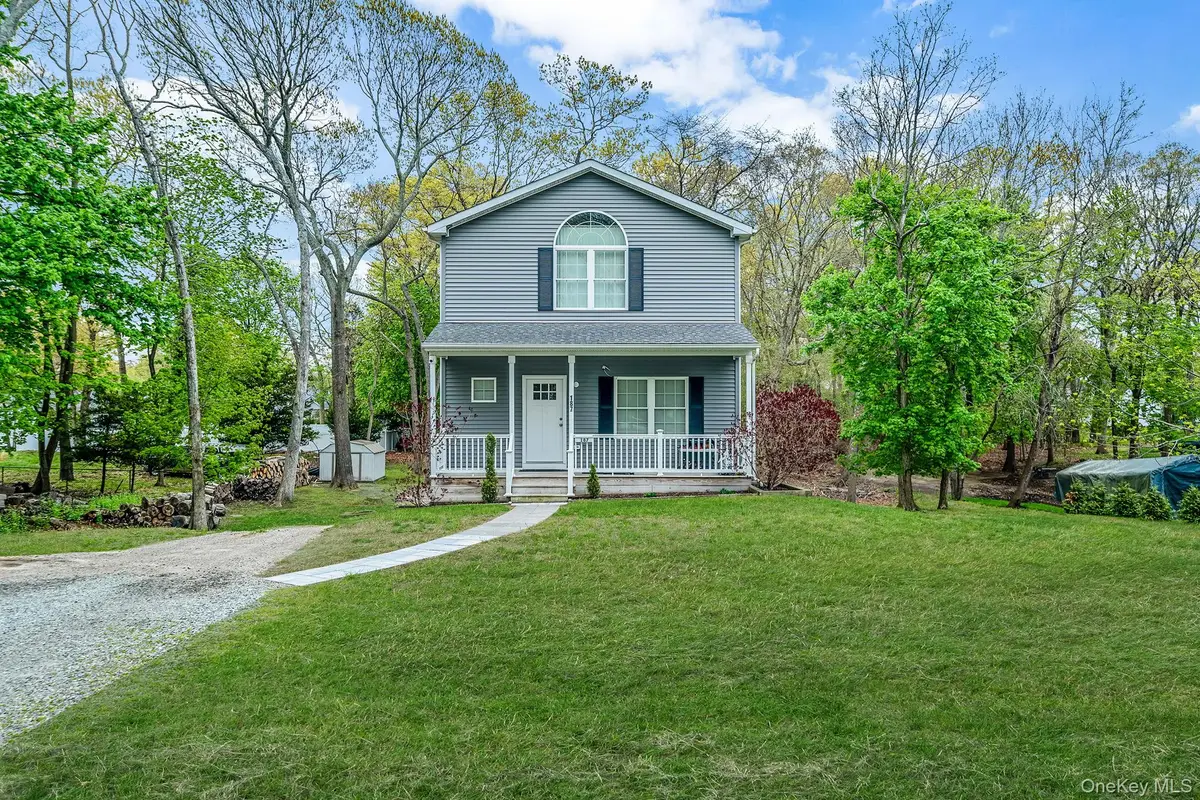 187 Hallock Street, Riverhead, NY 11901 - #1