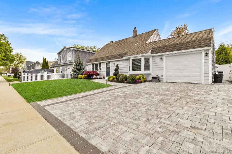 27 Slate Lane, Levittown, NY 11756 - #2