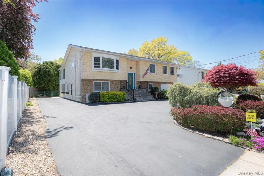 188 Geneva Street, Bay Shore, NY 11706 - #2