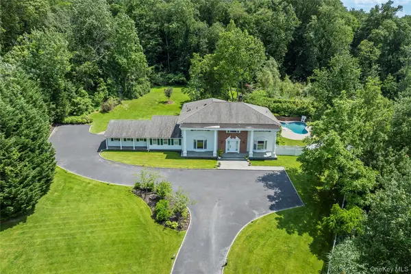 25 Montrose Court, Roslyn Harbor, NY 11576