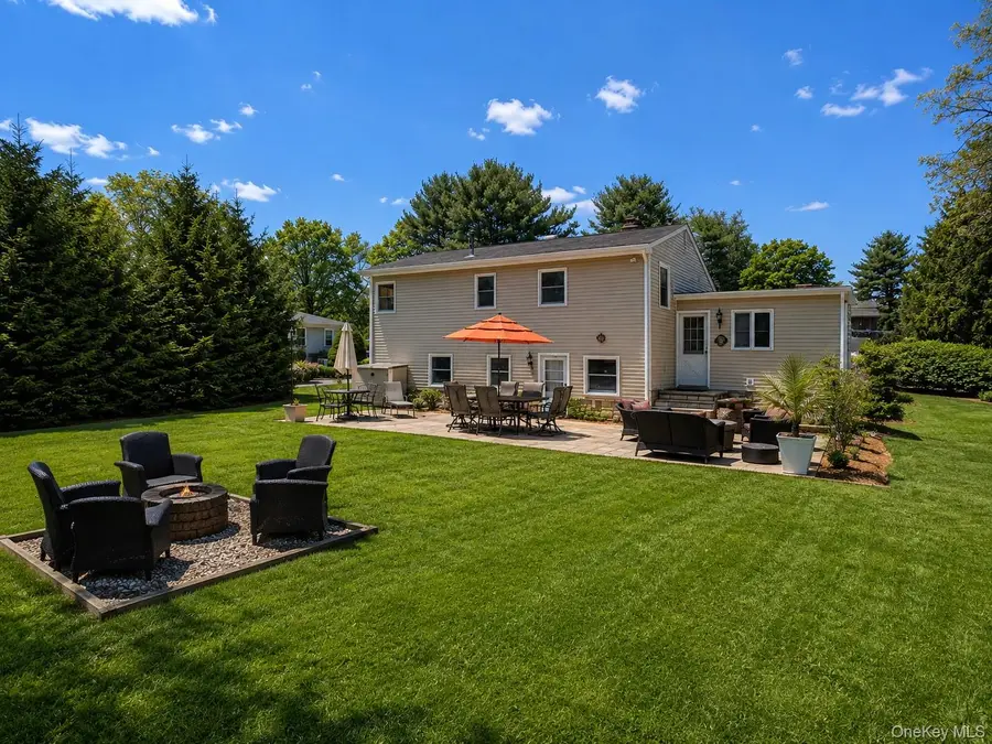 7 Ursular Court, Smithtown, NY 11787 - #3