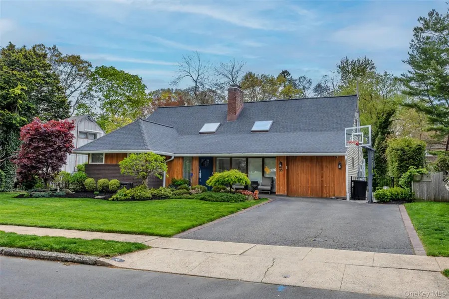 10 Oak Brook Lane, Merrick, NY 11566 - #2