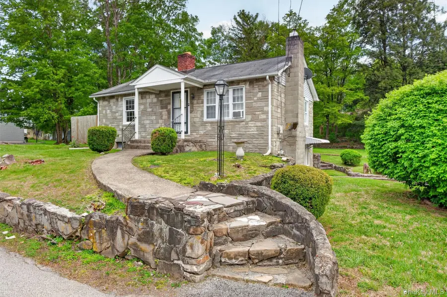 17 Holt Road, Hyde Park, NY 12538 - #3