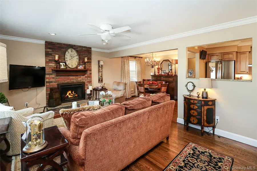 40 Edgewood Road, Port Washington, NY 11050 - #3