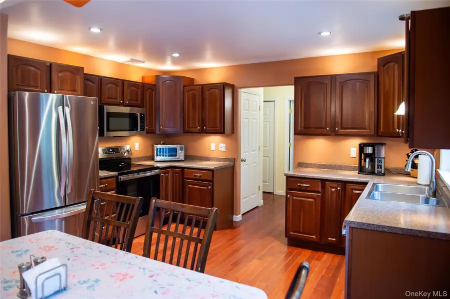 9 Robert Drive, Hyde Park, NY 12538 - #3