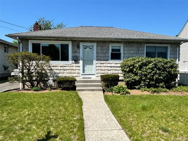 245 Garden Street, Westbury, NY 11590