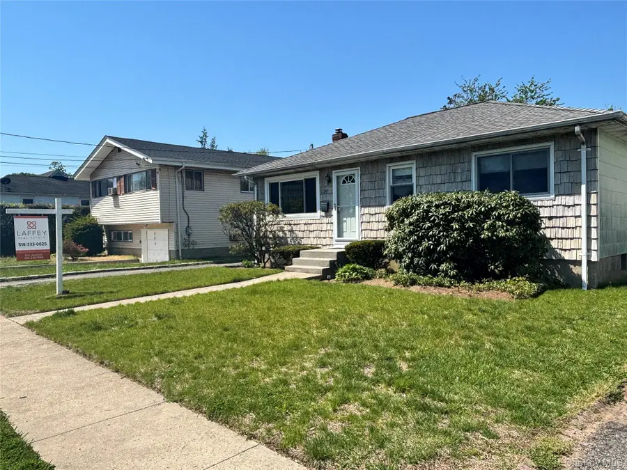 245 Garden Street, Westbury, NY 11590 - #2