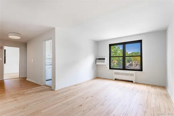 9 Terrace Circle #2C, Great Neck, NY 11021