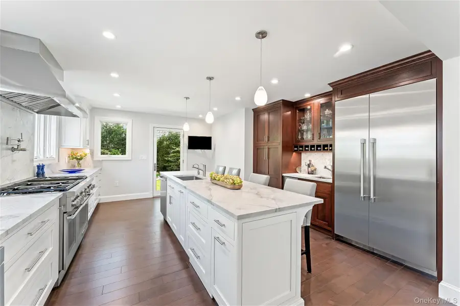 5 Harcourt Road, Scarsdale, NY 10583 - #3