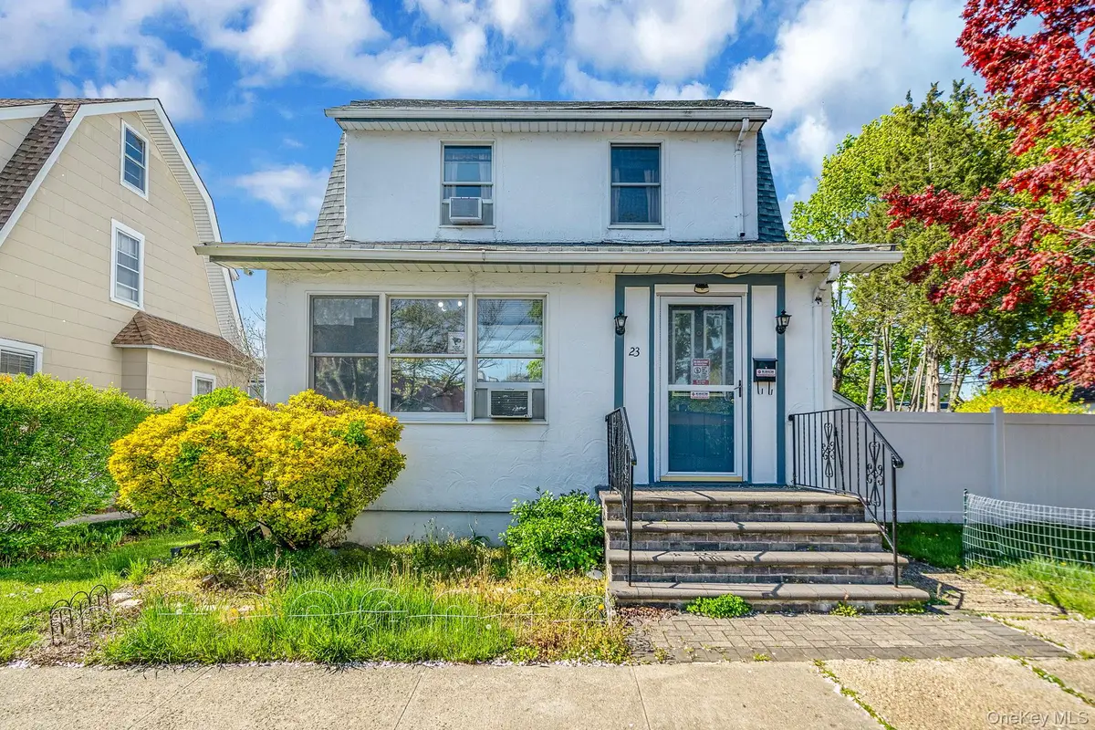 23 Evergreen Drive, Lindenhurst, NY 11757 - #1