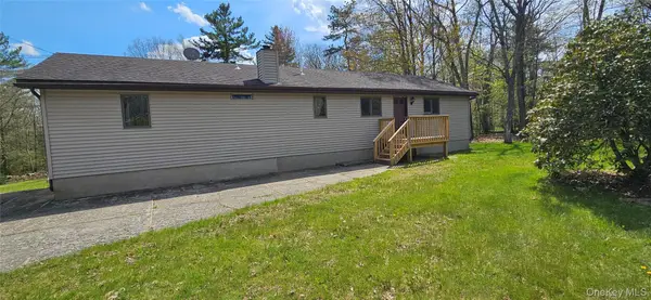 87 W Peenpack Trail, Sparrowbush, NY 12780