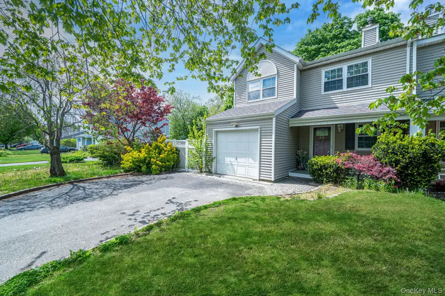 22 Walnut Street, Central Islip, NY 11722 - #2