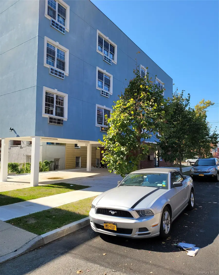 3550 Laconia Avenue, Bronx, NY 10469 - #3