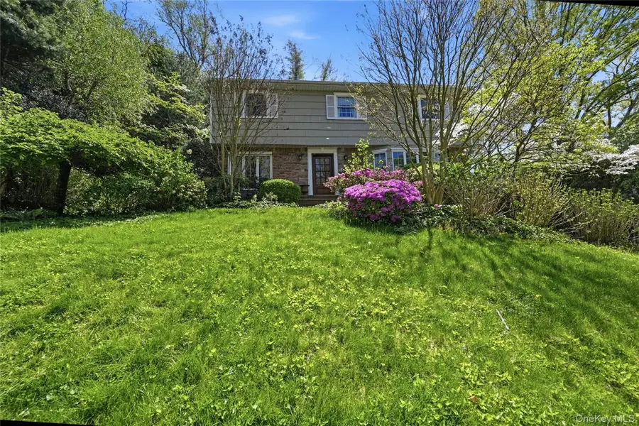 21 Northwood Circle, Halesite, NY 11743 - #2