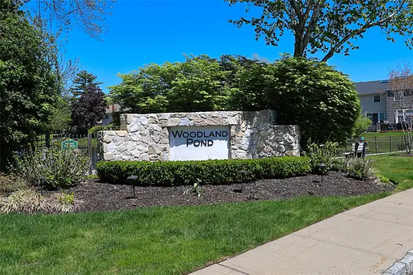 52 Holiday Drive #52, Woodbury, NY 11797