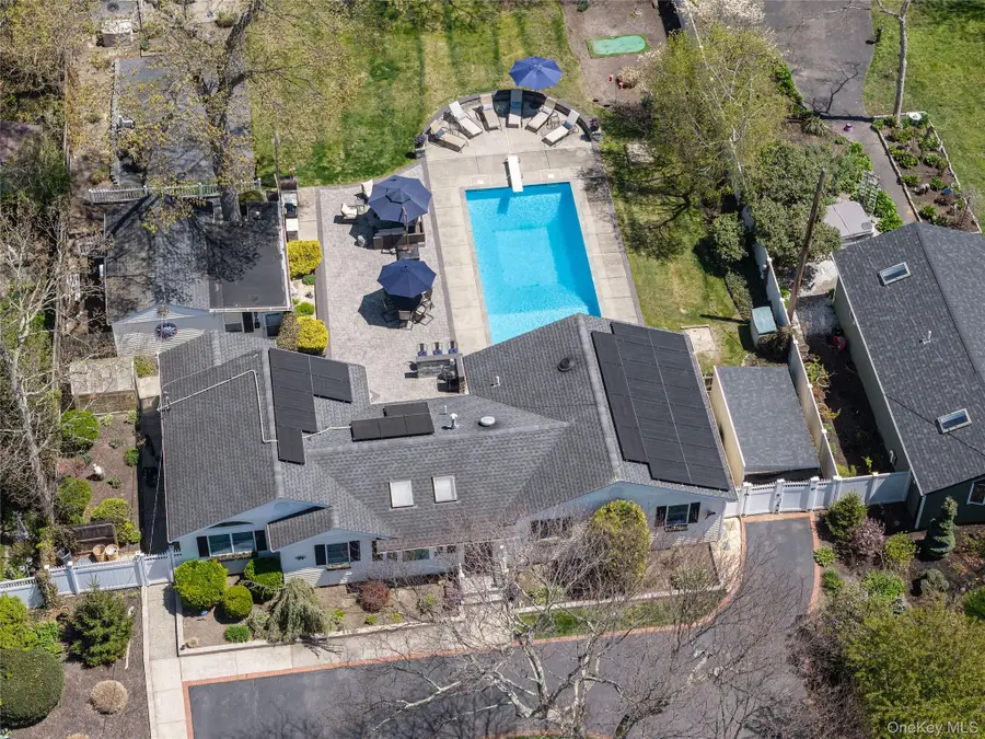 545 Spruce Avenue, Sayville, NY 11782 - #3